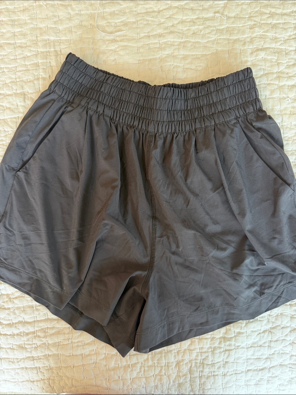 Vuori Women's Black Shorts with Elastic Waist